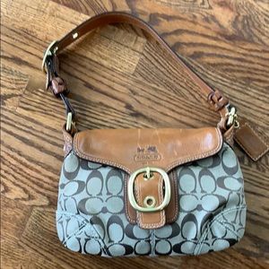 Small Vintage Coach Bog